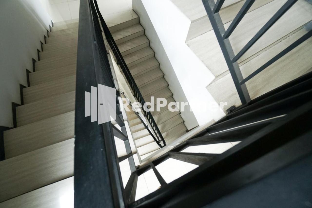 Hotel Toba Mansion Syariah Near Benhil Redpartner Yakarta Exterior foto