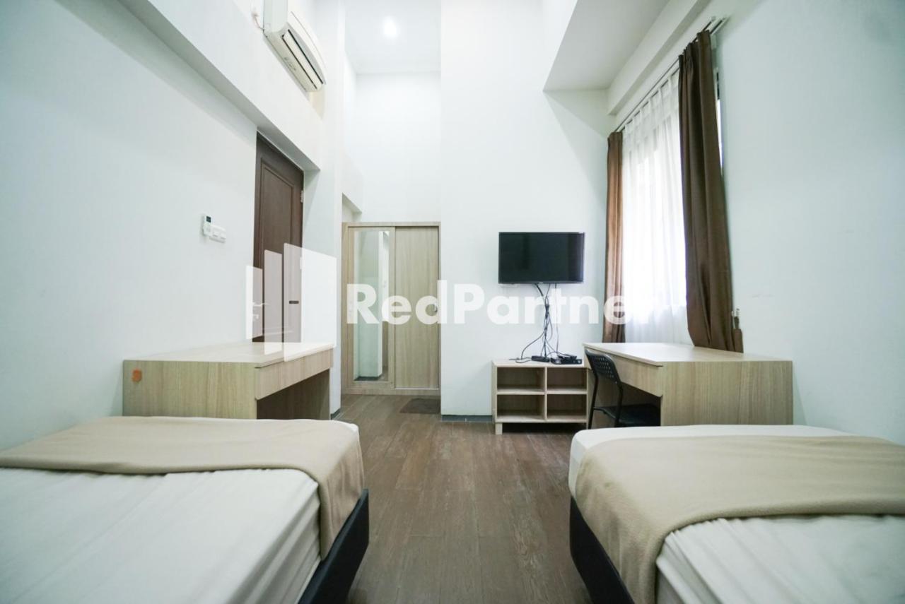 Hotel Toba Mansion Syariah Near Benhil Redpartner Yakarta Exterior foto