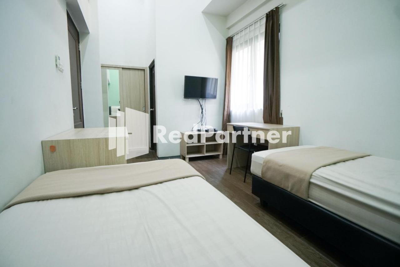 Hotel Toba Mansion Syariah Near Benhil Redpartner Yakarta Exterior foto