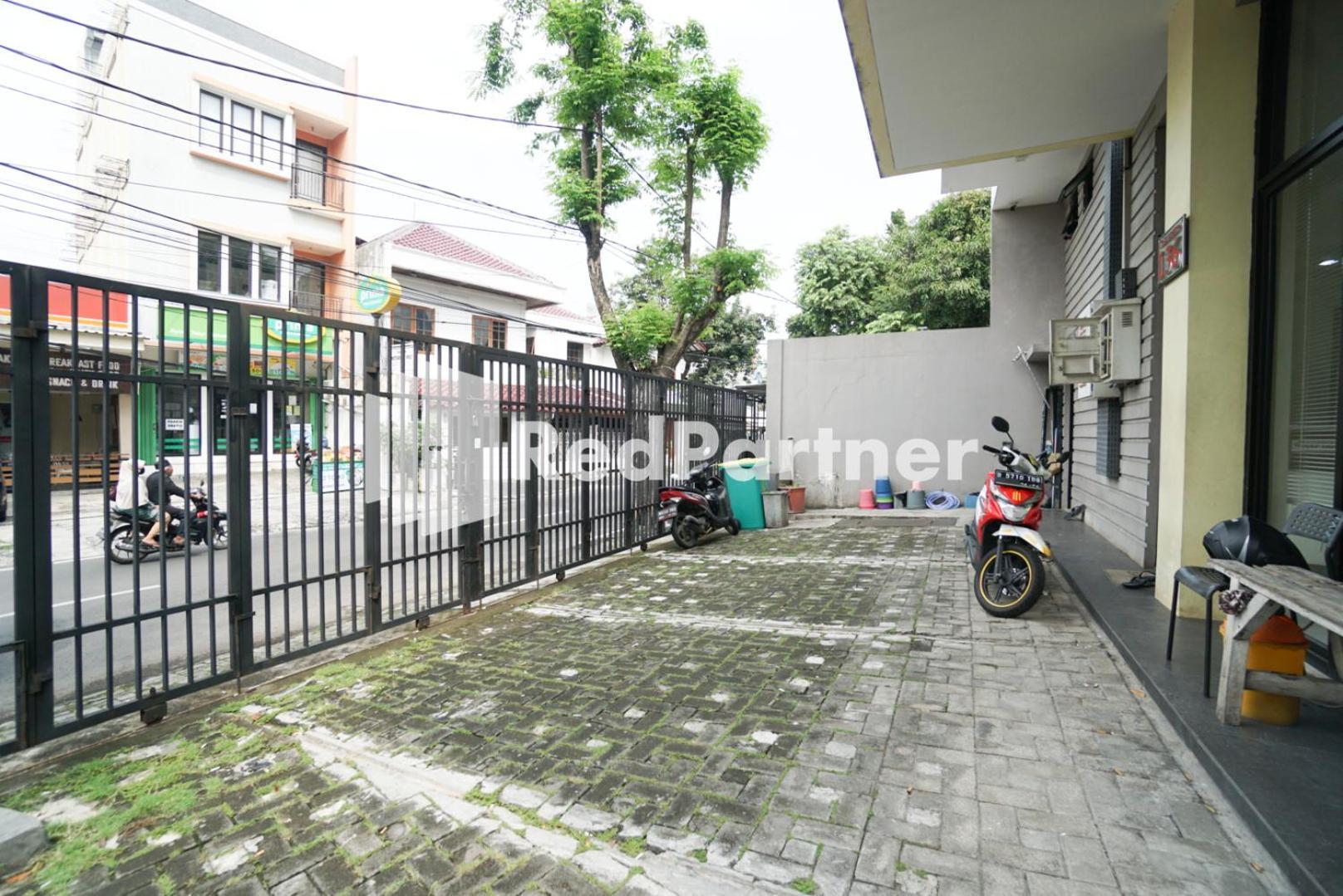 Hotel Toba Mansion Syariah Near Benhil Redpartner Yakarta Exterior foto